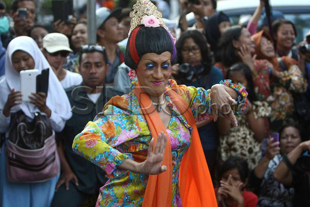 Didik Nini Thowok Ngamen