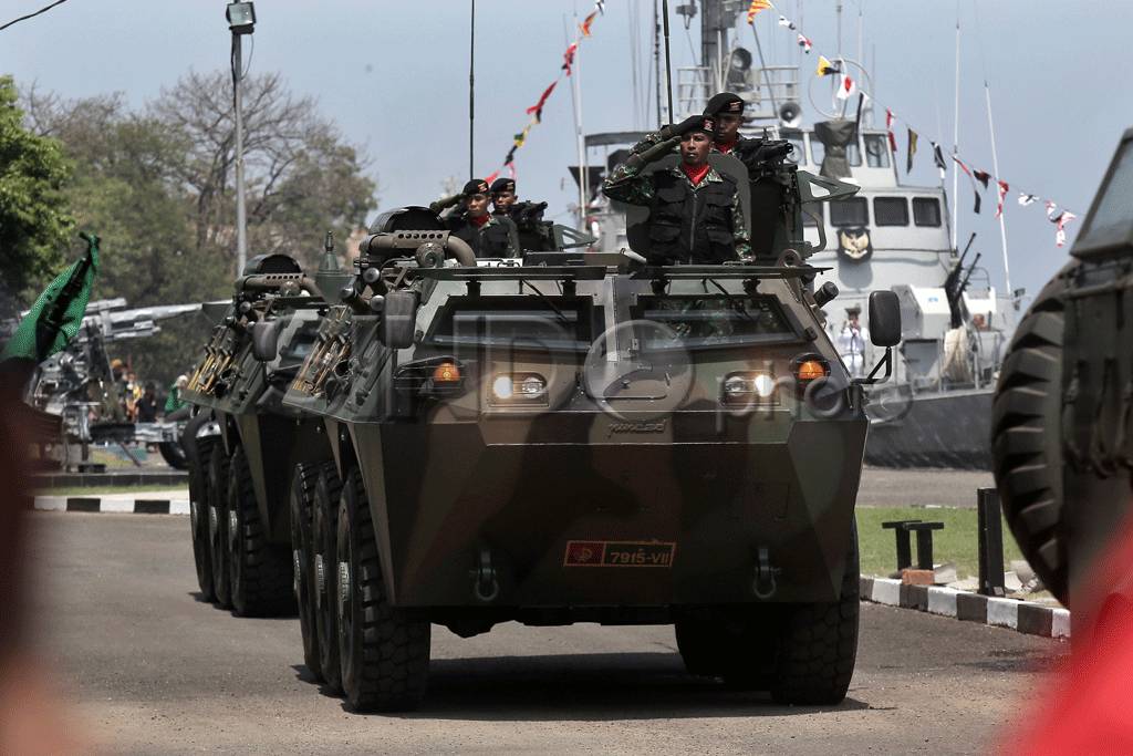 HUT TNI ke-69 di Makassar