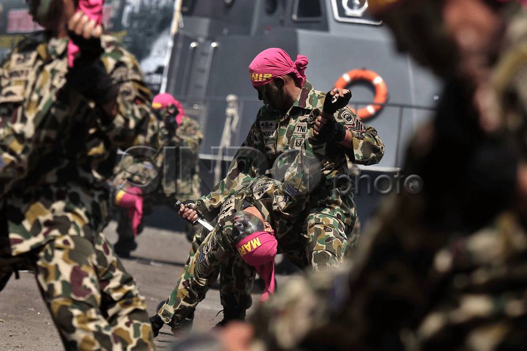 HUT TNI ke-69 di Makassar