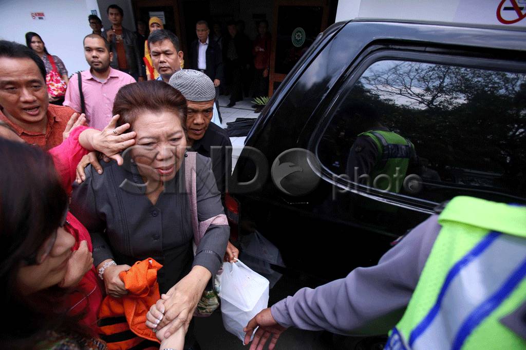 Dua Mantan Hakim Jalani...