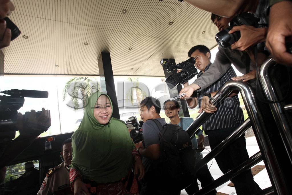 Istri Bupati Karawang...