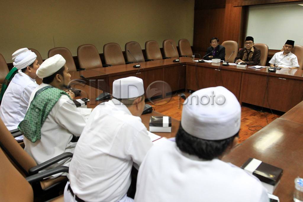 FPI Adukan Ricuh Demo...