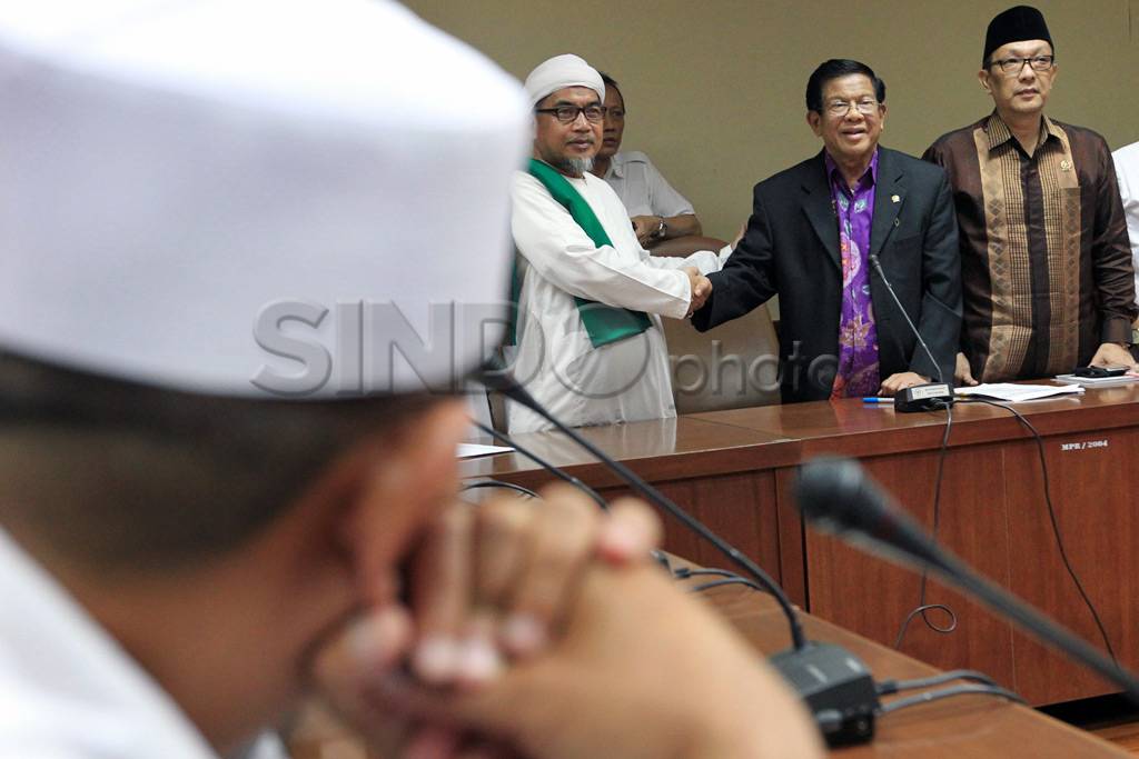 FPI Adukan Ricuh Demo...