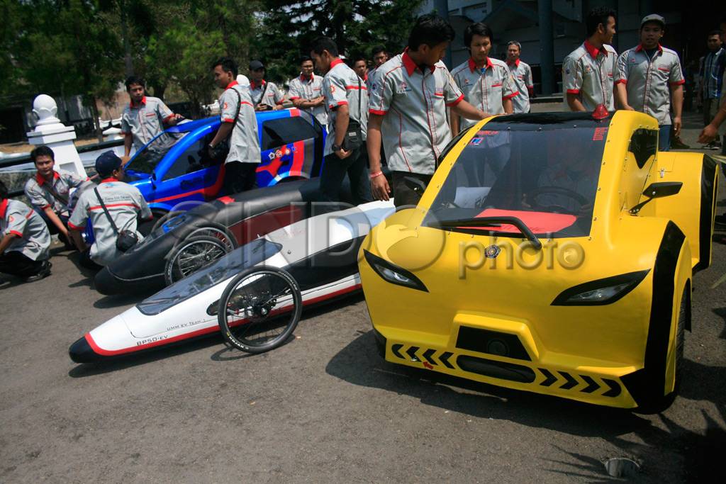 Mobil Listrik Karya...