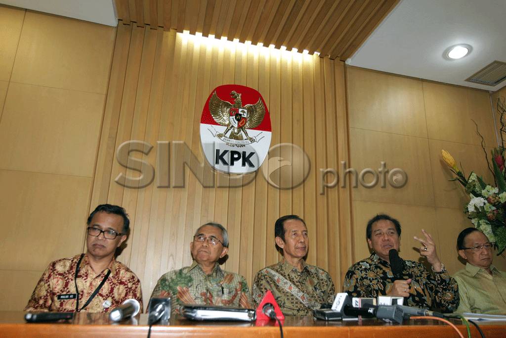 Atasi Korupsi Sektor...