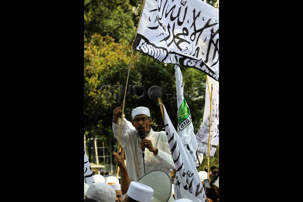 FPI dan FUI Gelar Demo...