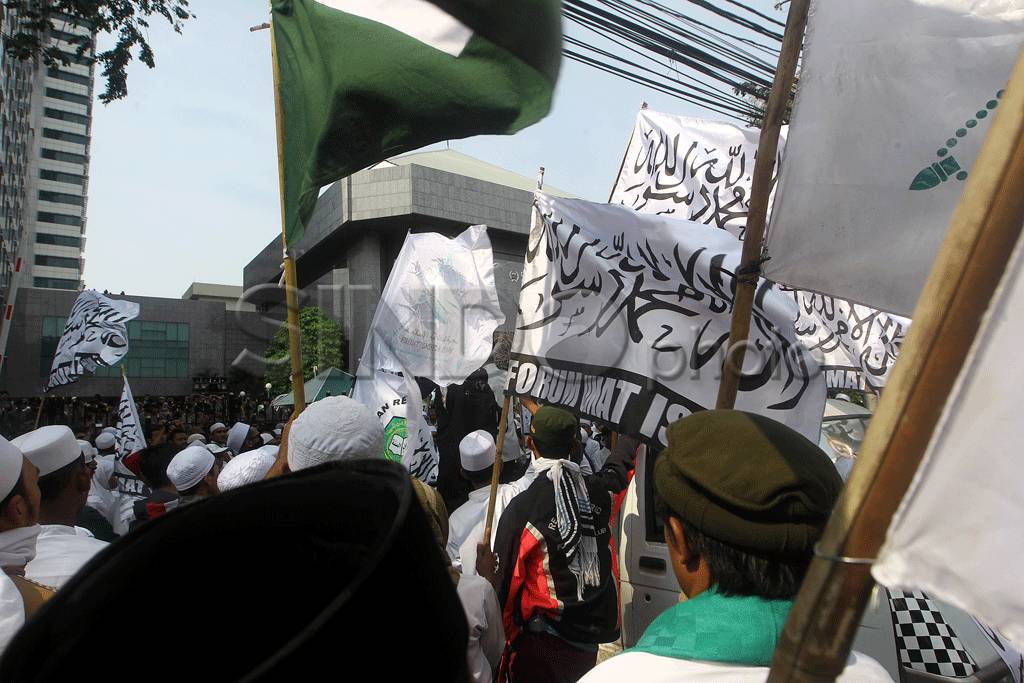 FPI dan FUI Gelar Demo...