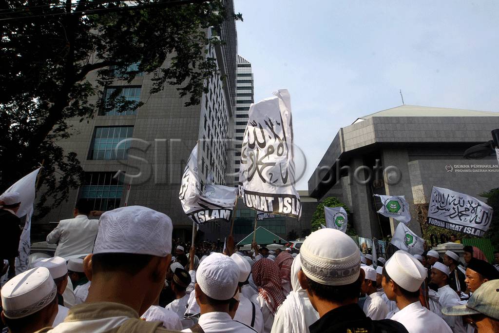 FPI dan FUI Gelar Demo...