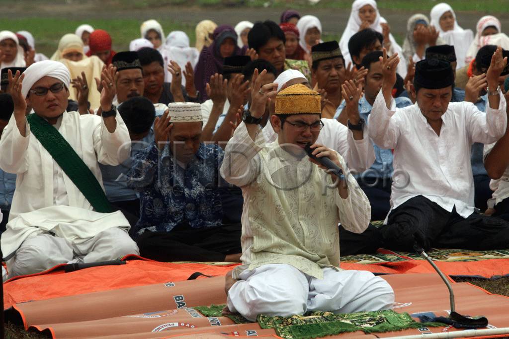 Awan Tak Kunjung Tumbuh,...