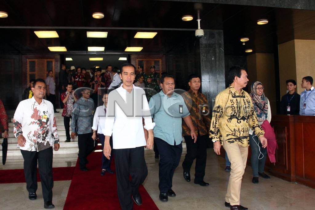 Jokowi-JK Ikuti Gladi...