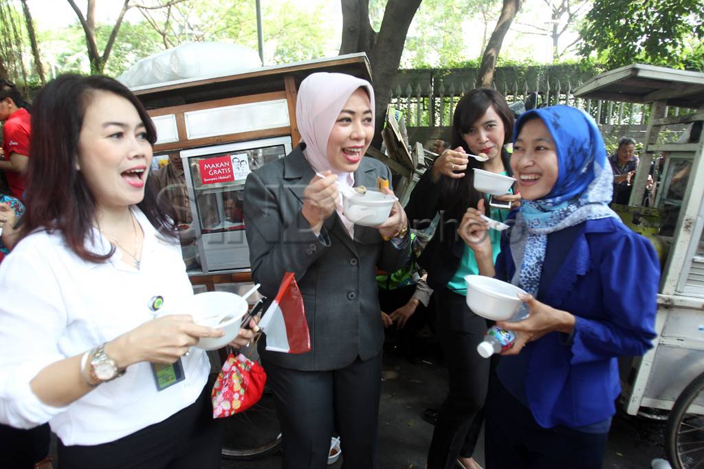 Makan Gratis Pesta Rakyat...