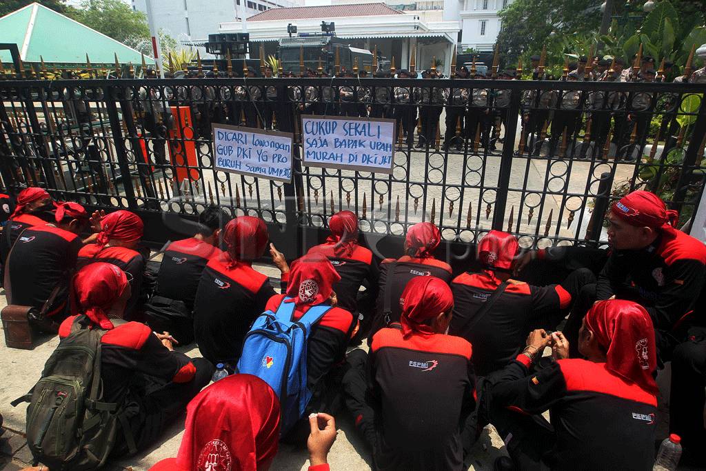 Buruh Tolak Upah Murah