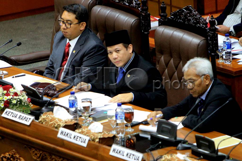 DPR Tentukan Anggota...