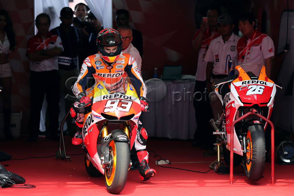Marc Marquez Hibur Penggemar...