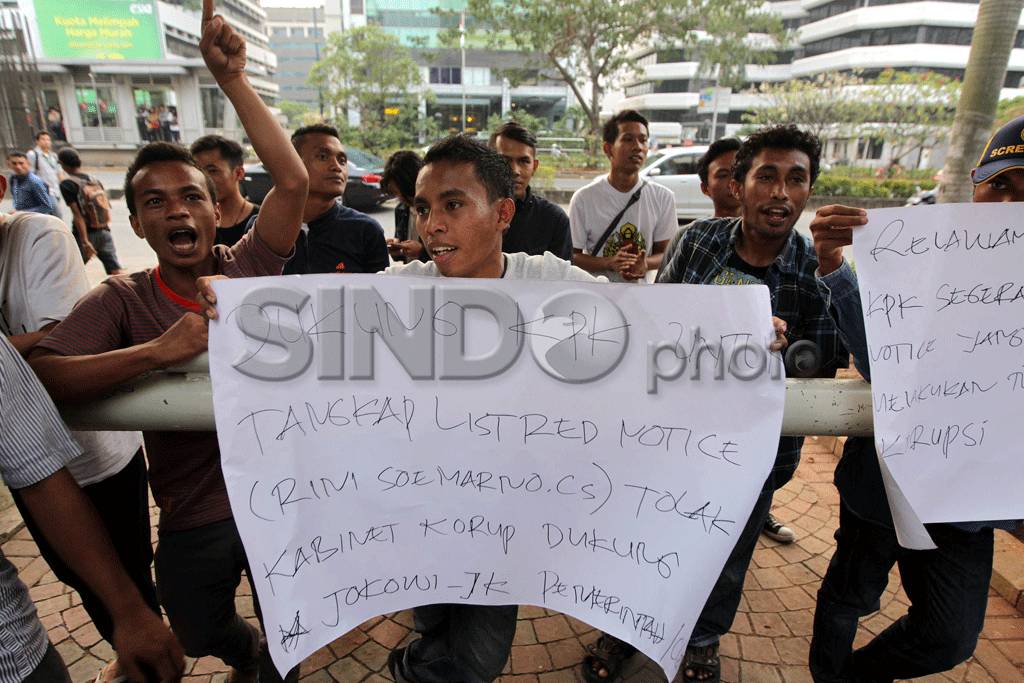 Aktivis Tuntut KPK Tangkap...