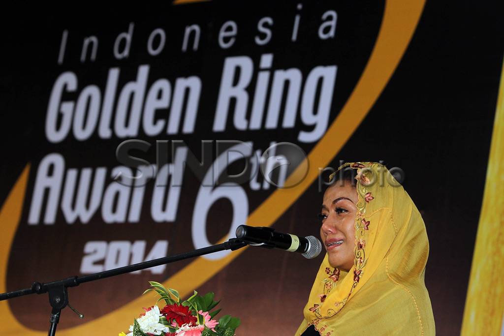 Golden Ring Award untuk...