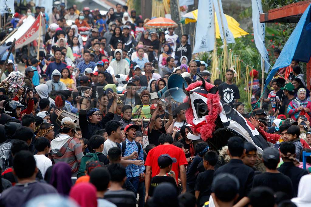 Perang Air di Cihideung...