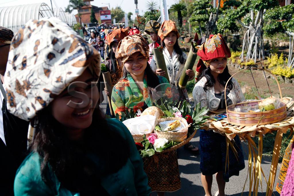 Perang Air di Cihideung...