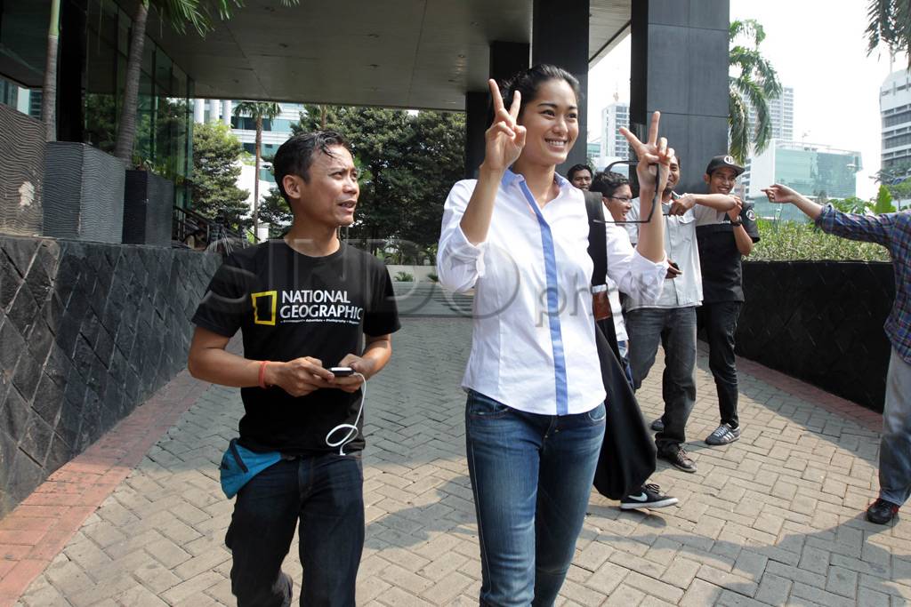 Artis Cantik Prisia...