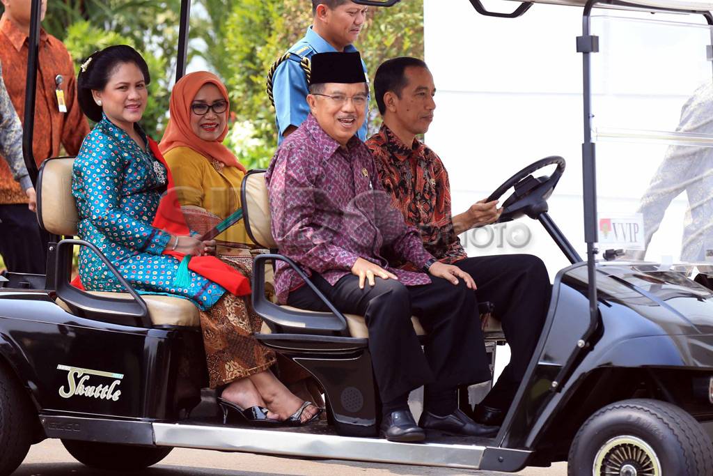 Ibu Negara Iriana Tampil...