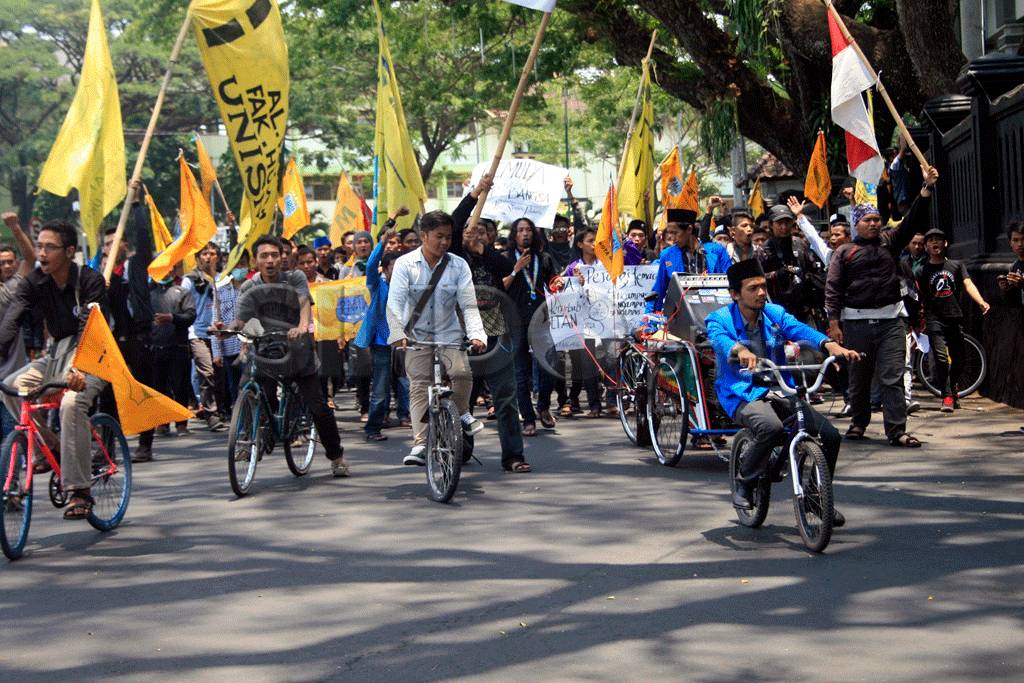 Mahasiswa Kampanyekan...