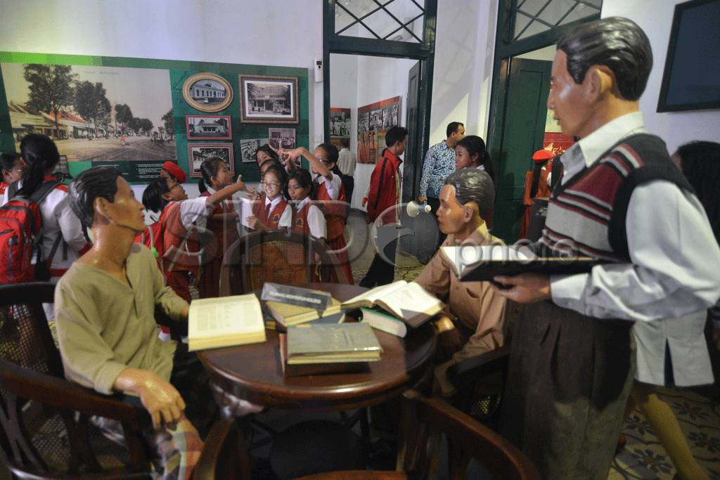 Kunjungi Museum Sumpah...