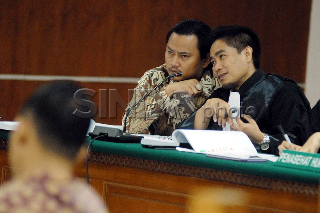 Riefan Avrian Dengarkan...