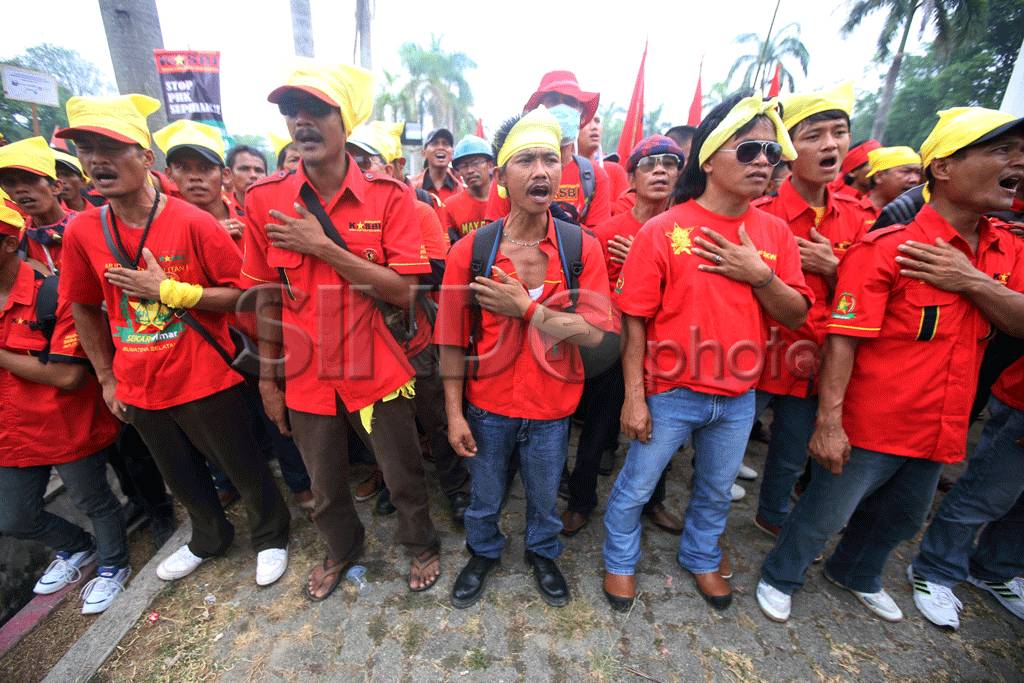 Buruh di Sumsel Tolak...