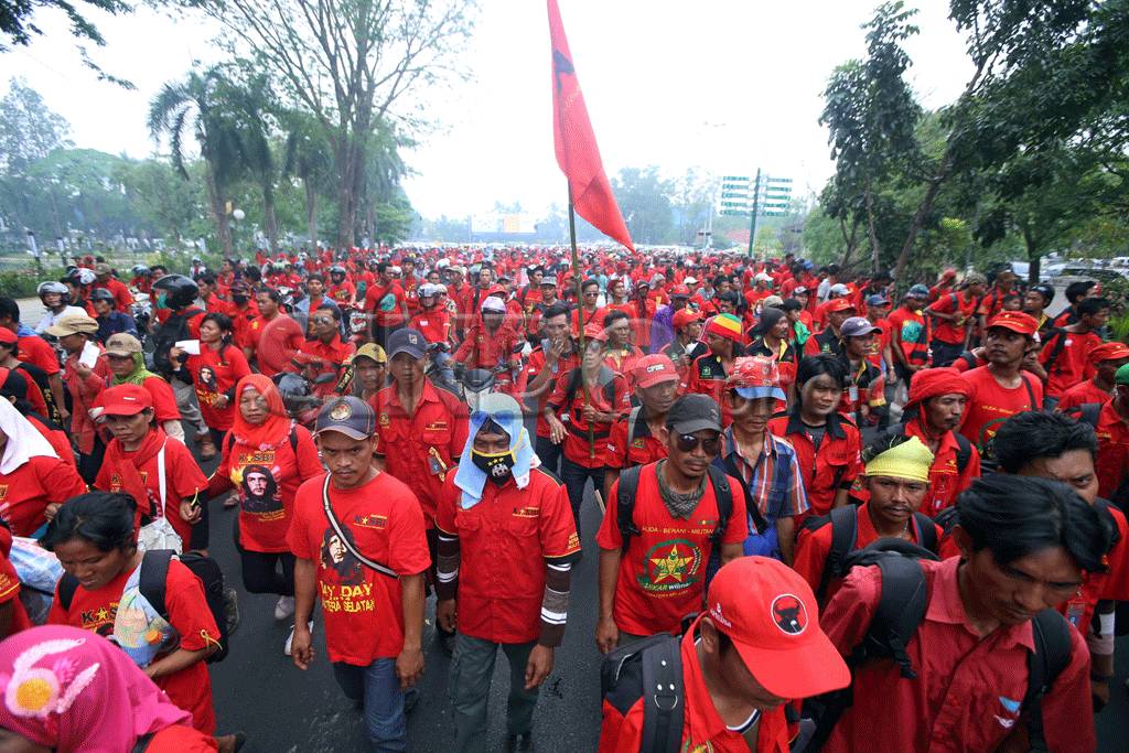Buruh di Sumsel Tolak...