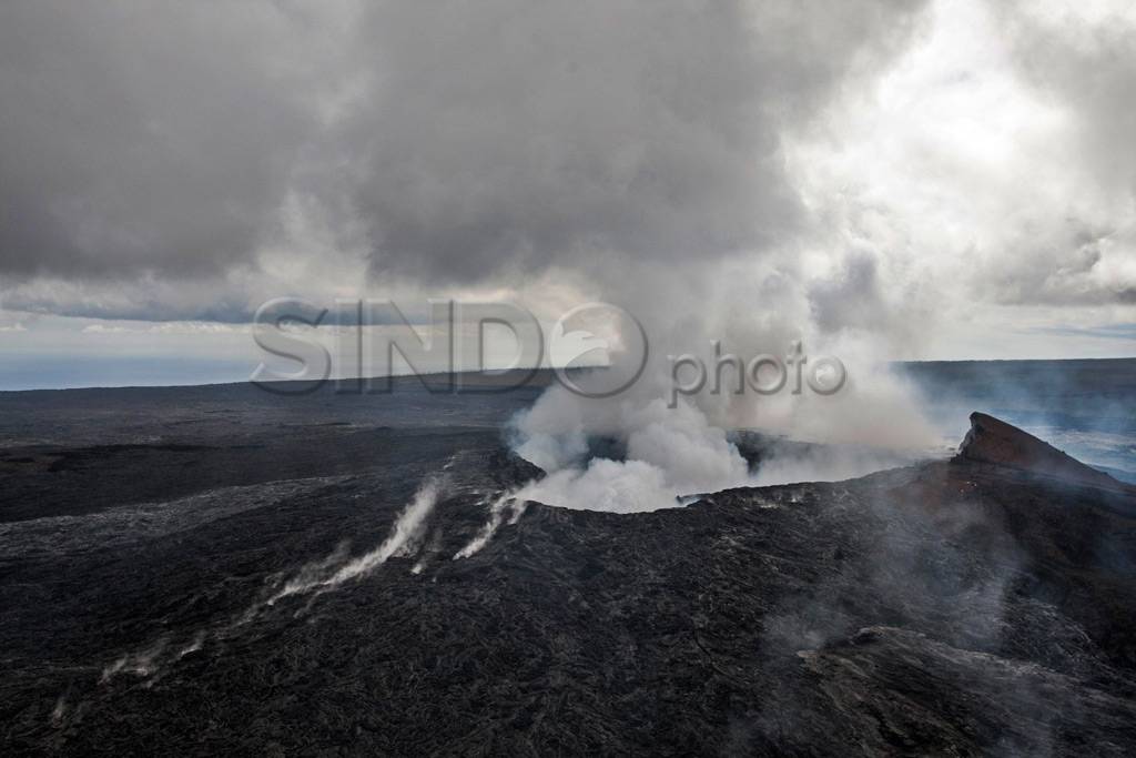 Aliran Lava Panas Gunung...