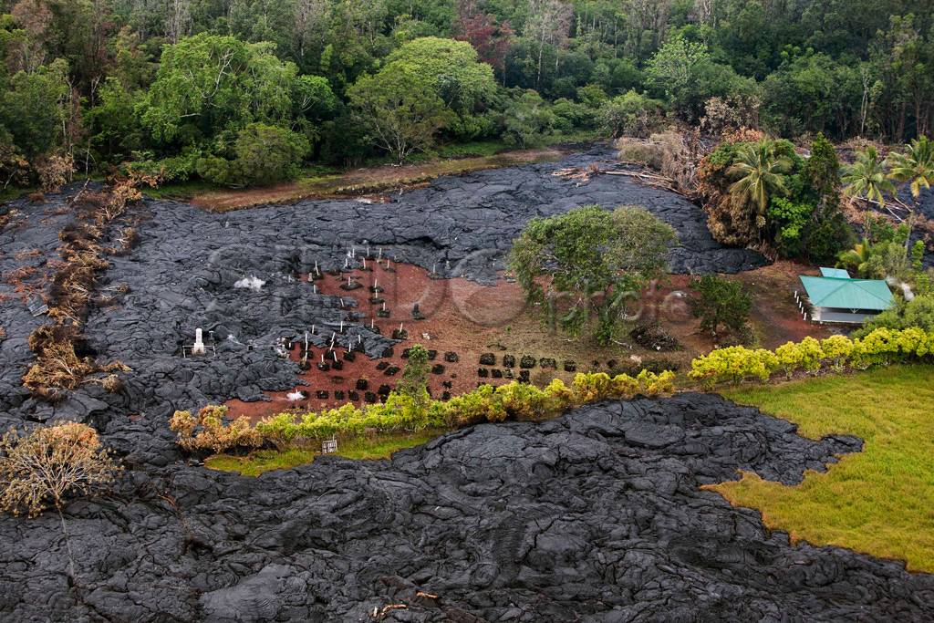 Aliran Lava Panas Gunung...