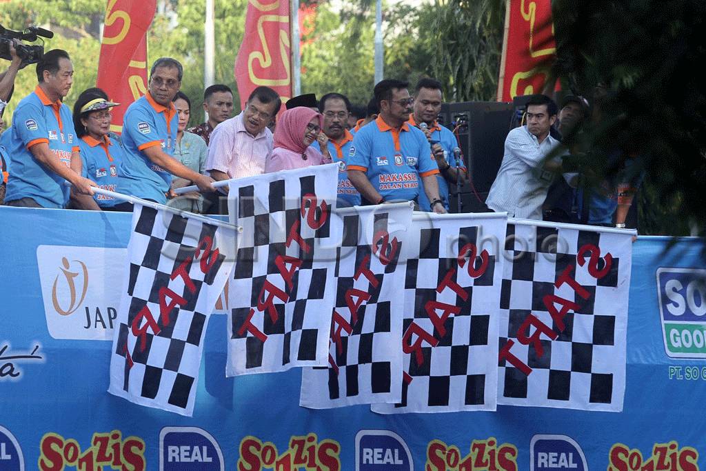Gerak Jalan Sehat HUT...