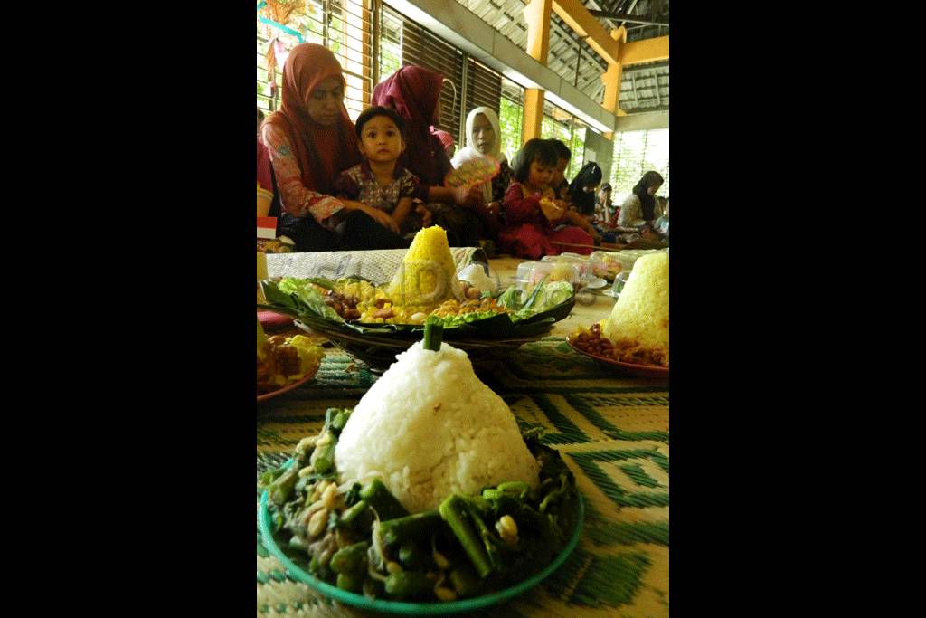 Anak Yatim Piatu di...