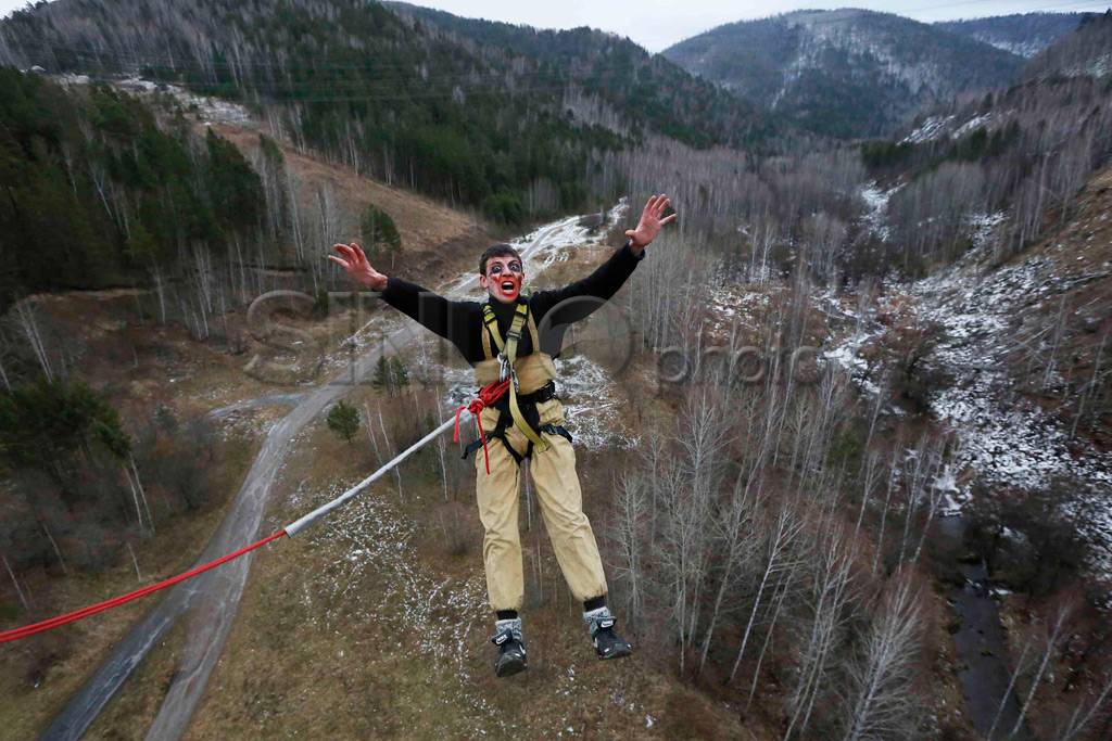 Olahraga Ekstrim Rope-jumping...