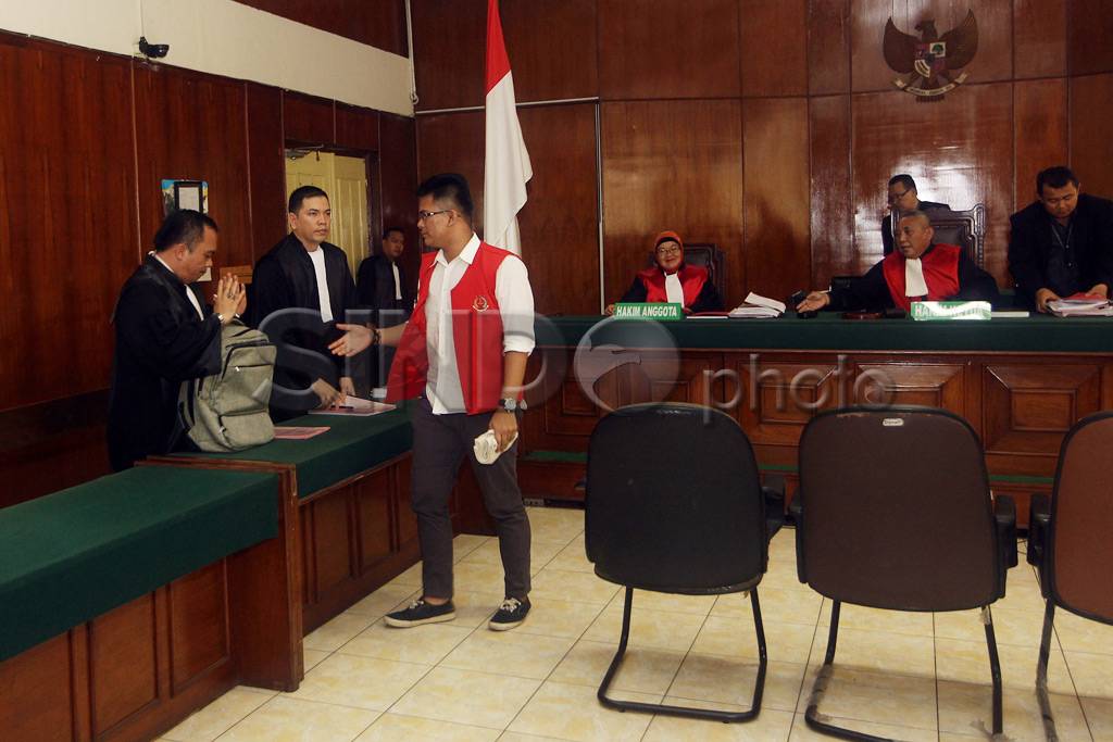 Tuntutan Seumur Hidup...