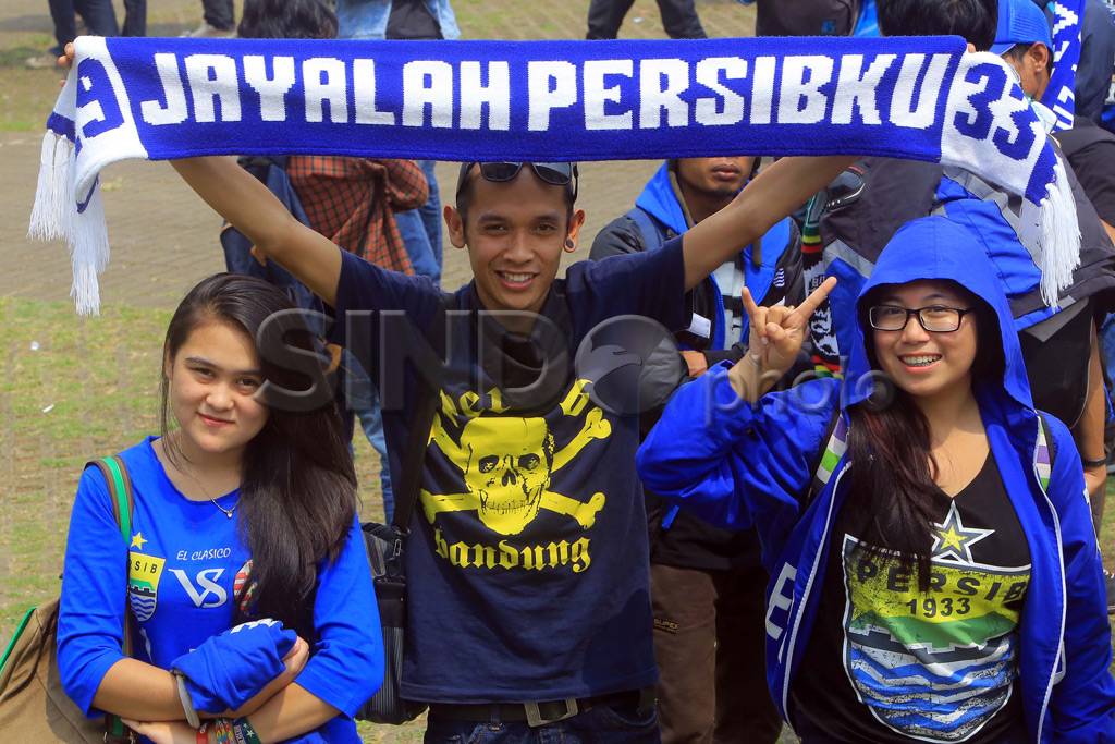 40 Bus Bawa Ribuan Bobotoh...