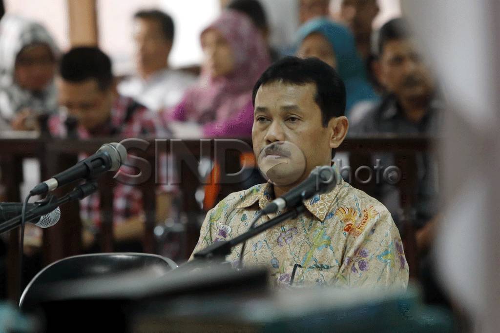 Rahmat Yasin Dituntut...
