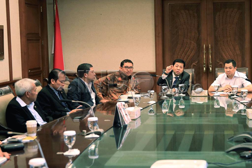 Pimpinan DPR Temui Hary...