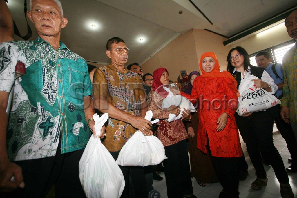 Mensos Khofifah Bersama...