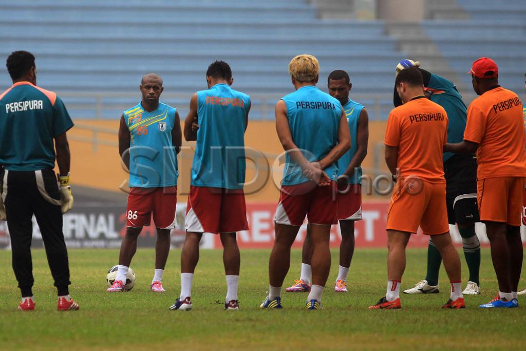 Jelang Final, Persib...