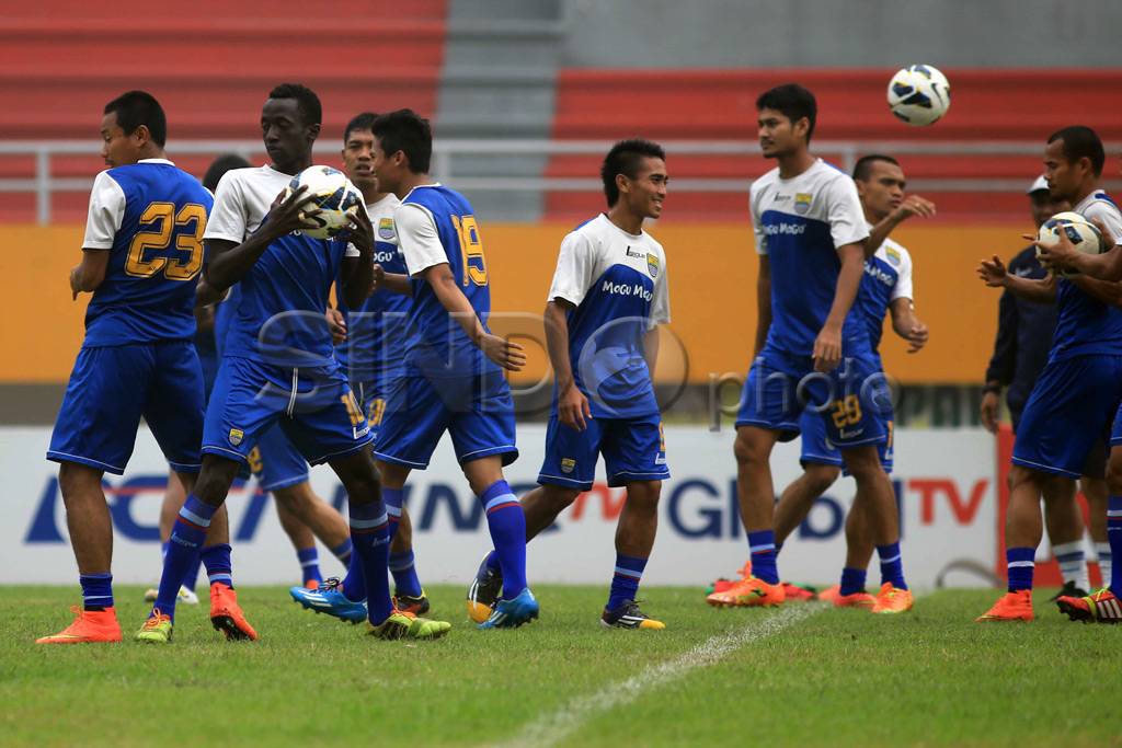 Jelang Final, Persib...