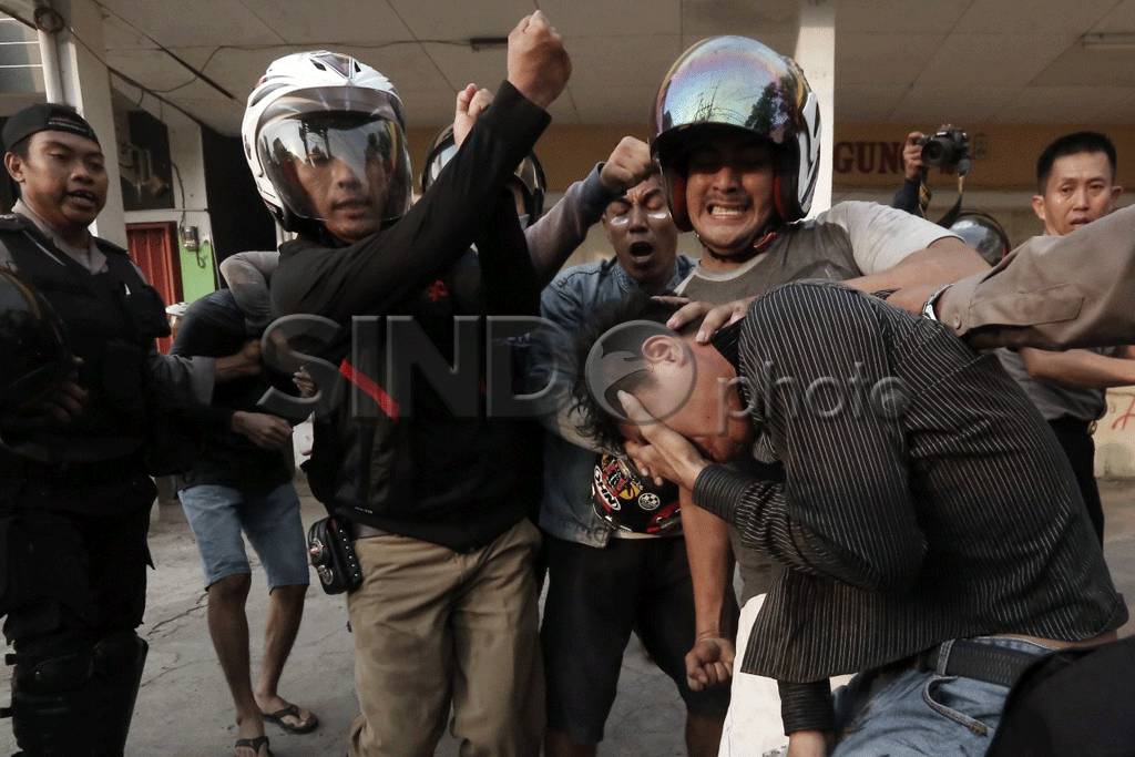 Mahasiswa dan Polisi...