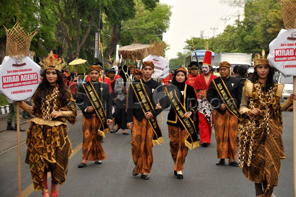 Kirab Ageng Museum Radya...