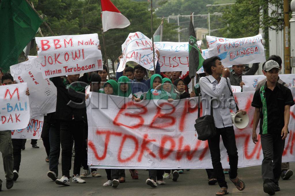HMI Semarang Tolak Kenaikan...