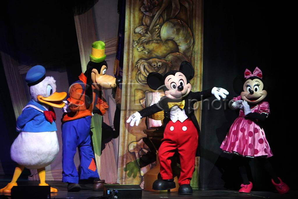Snow White dan Mickey...