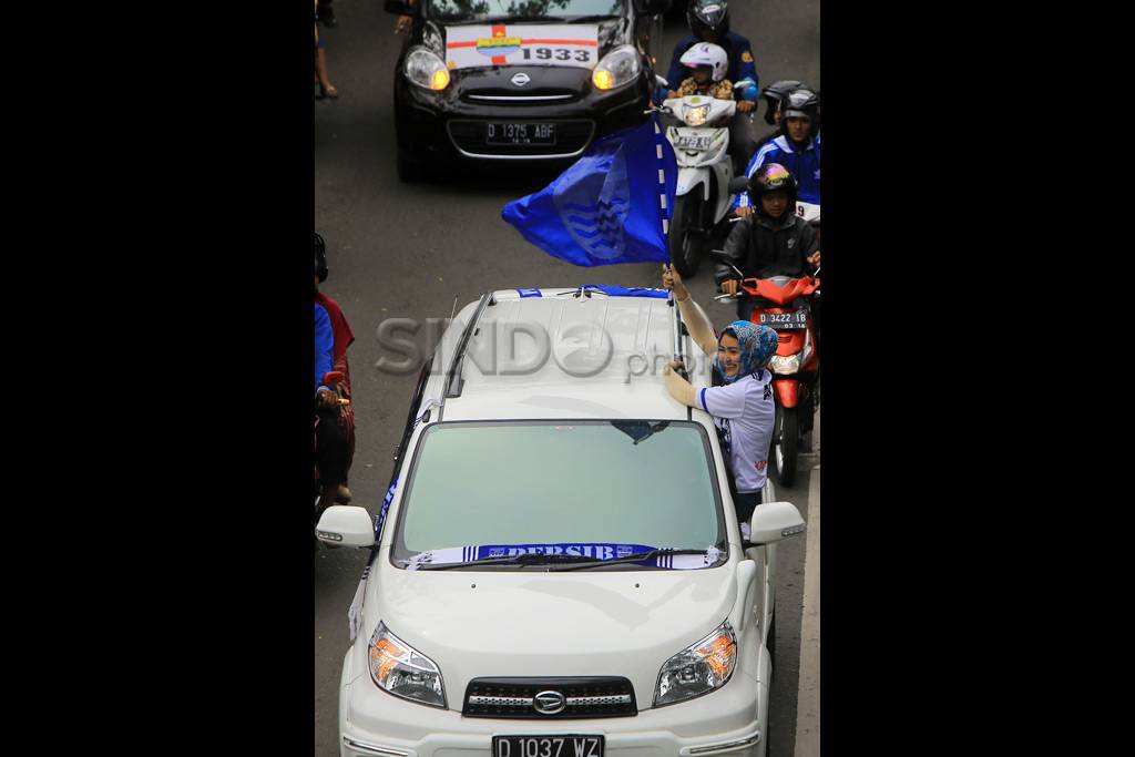 Lautan Bobotoh Sambut...