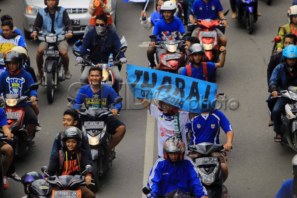 Lautan Bobotoh Sambut...