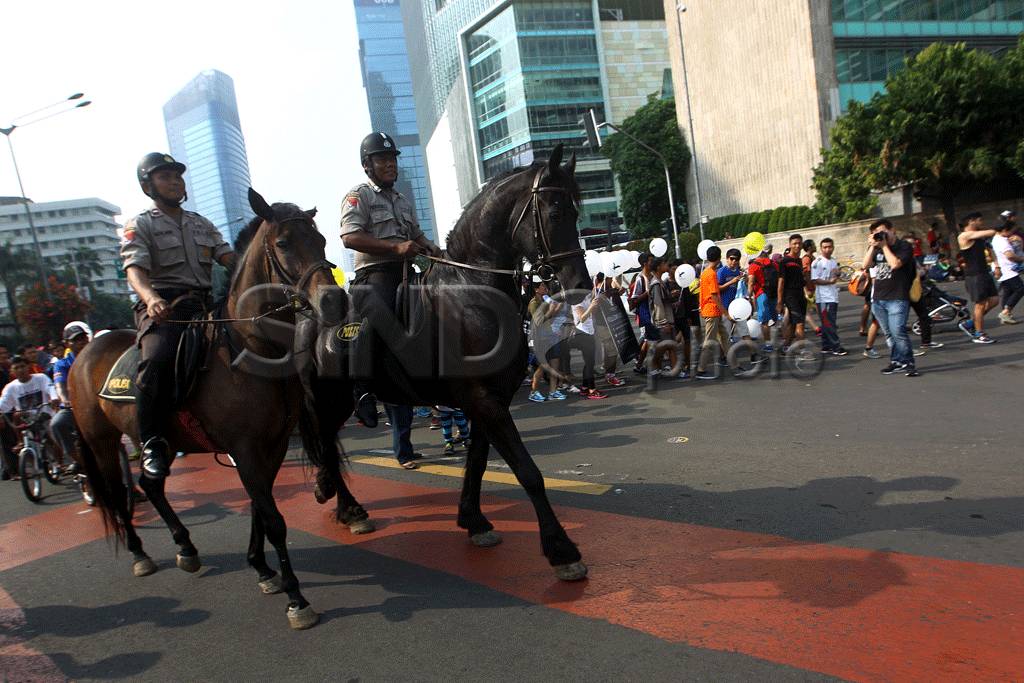 Polisi Berkuda di Arena...