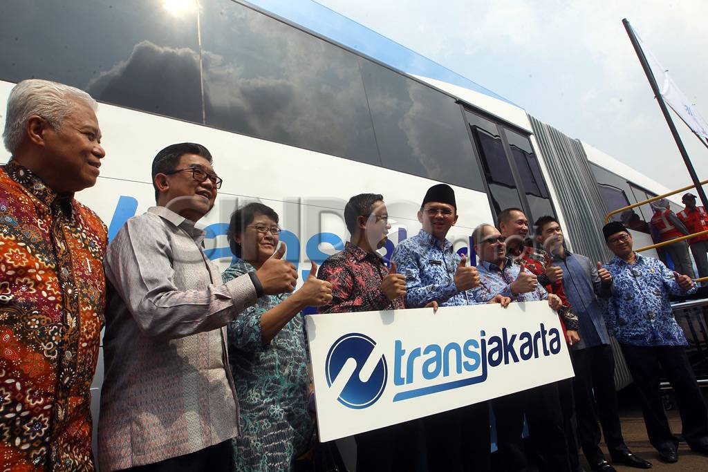 Bus Transjakarta Baru...