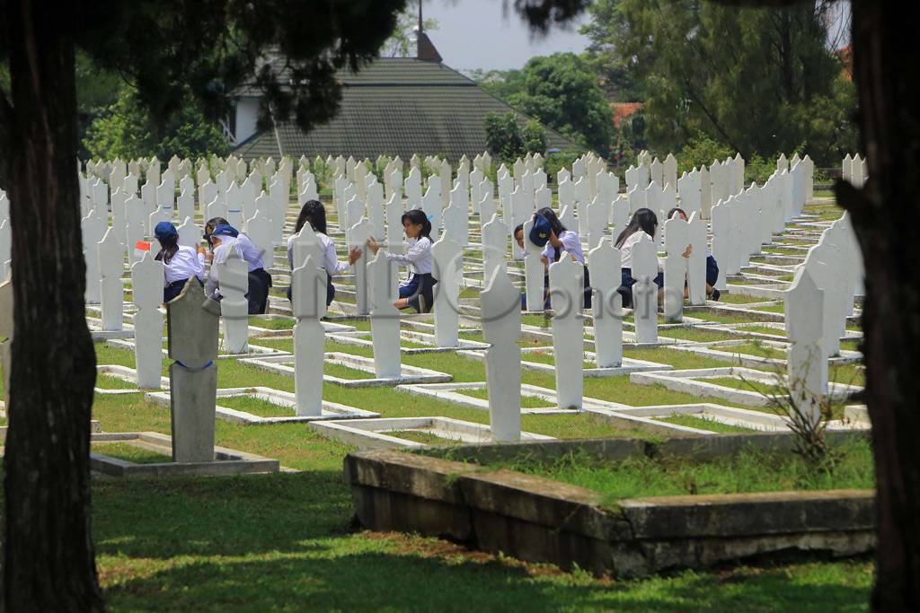 Peringatan Hari Pahlawan,...